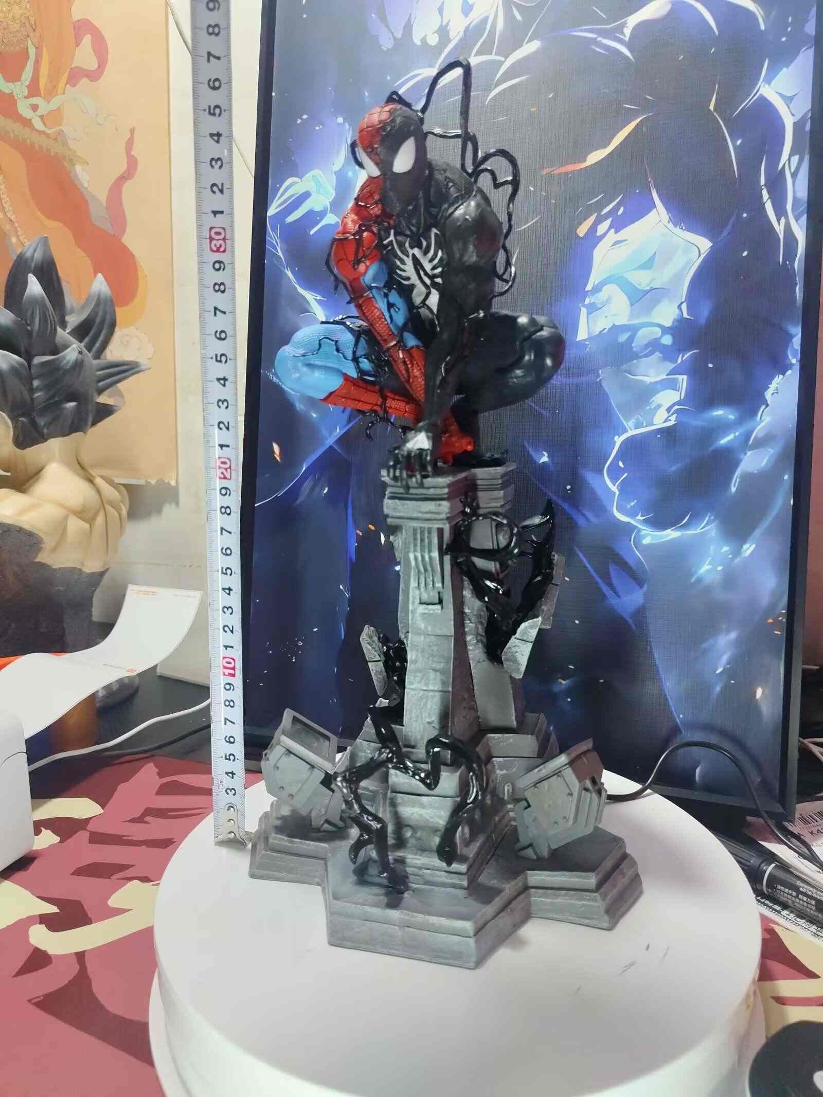 Statua Venom 38cm Da Spider-Man: Decorazione Marvel Per Super Fan!